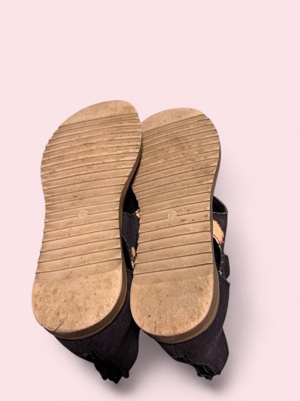 Black & Tan Tie-Up Sandals with Splatter Design - Picture 5 of 7